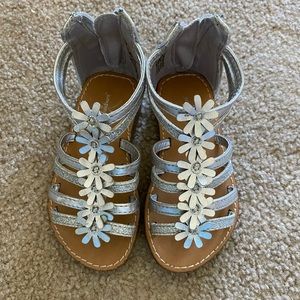 Toddler sandals size 6
